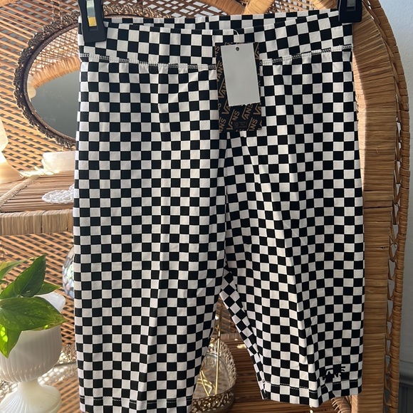 Vans legging shorts in black & white checkerboard - Picture 9 of 12